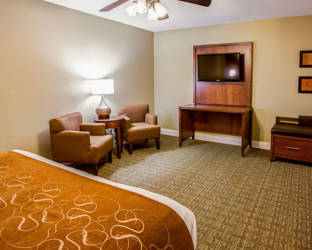 Comfort Suites Georgetown, KY 14/44