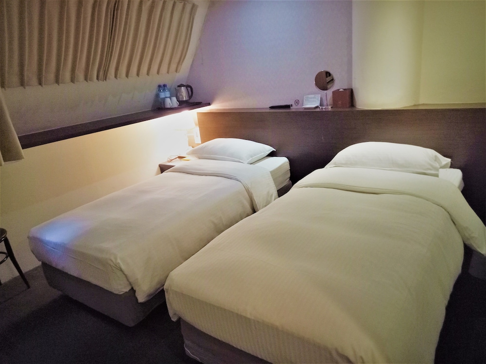 Green World New World Hotel 32/40