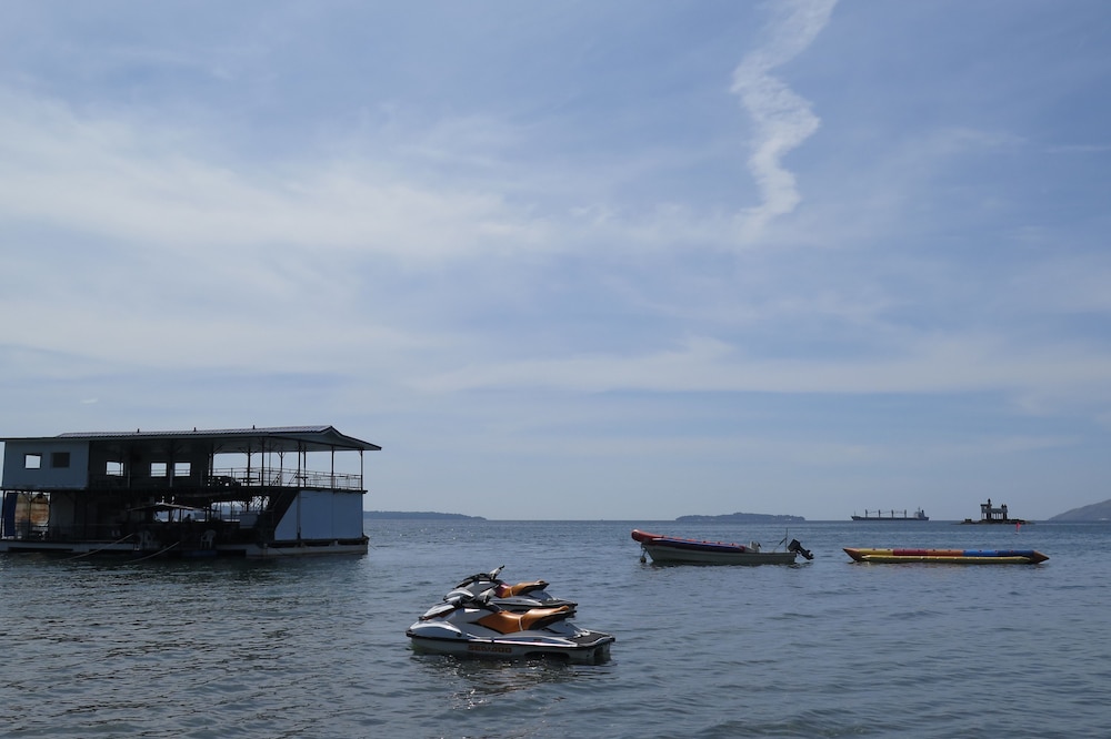 Blue Rock Beach Resort 55/67