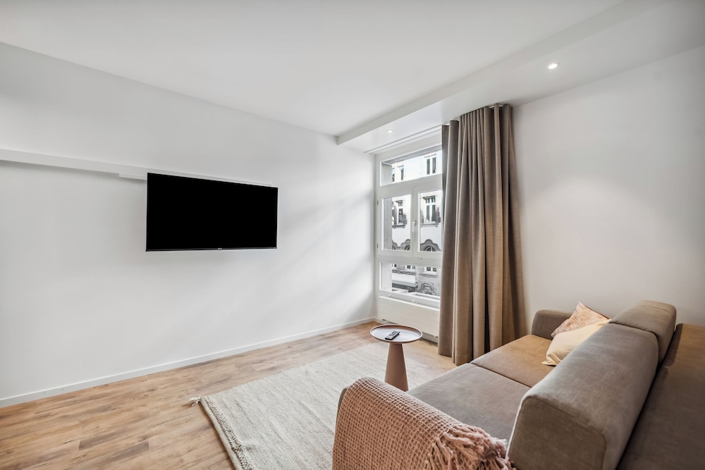 HOTEL BASEL 39/50