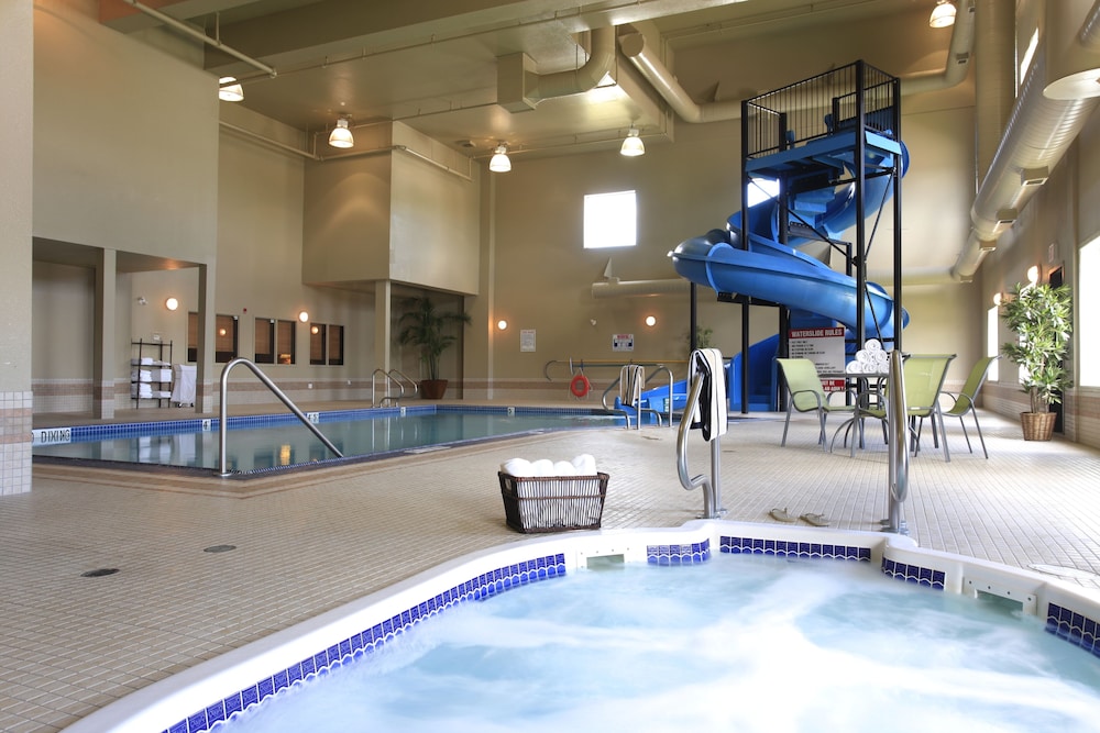 Pomeroy Inn & Suites 3/31