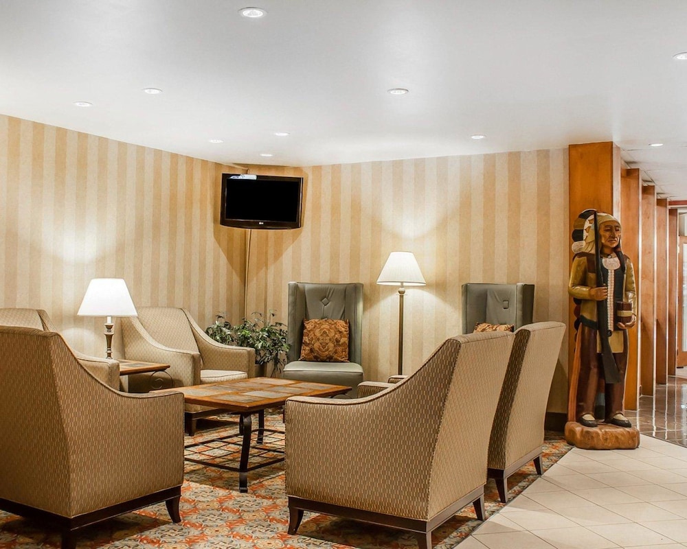 Quality Hotel & Suites At The Falls 44/51
