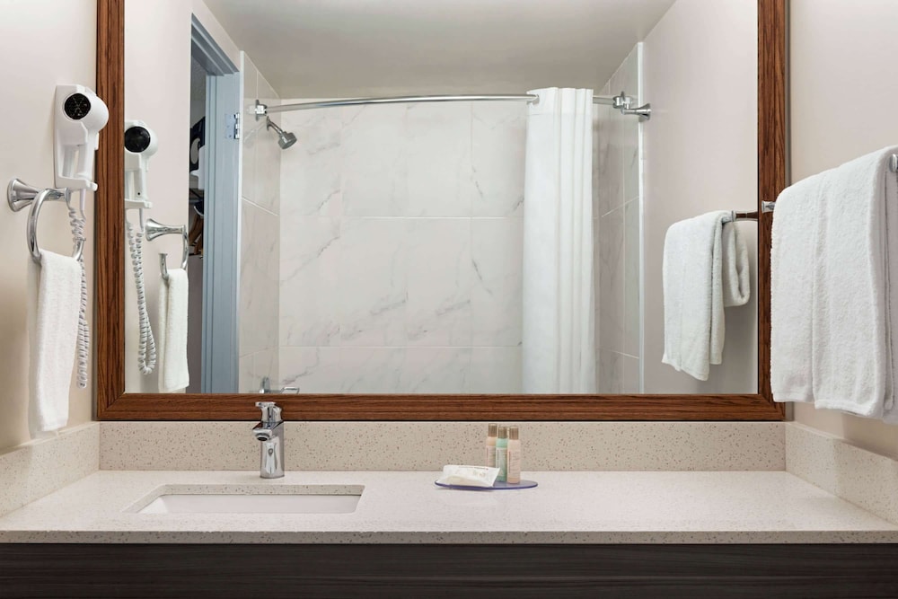 Travelodge by Wyndham Calgary South 15/63