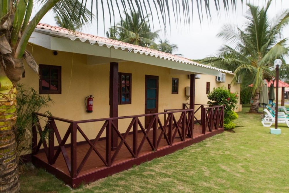 Hotel Praia 6/85