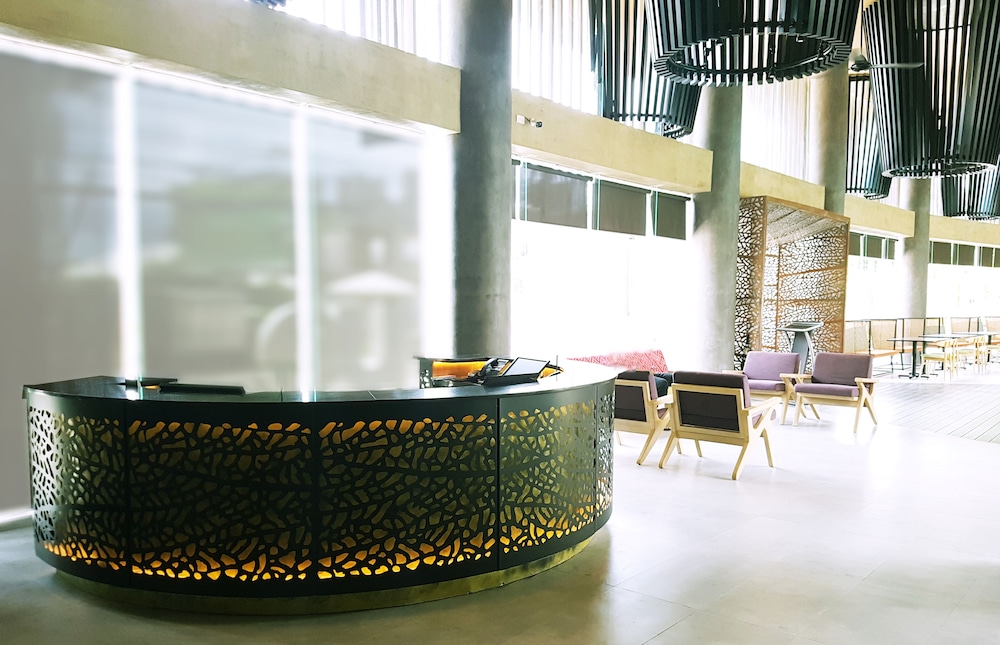 Hue Hotels Resorts Boracay 8/67