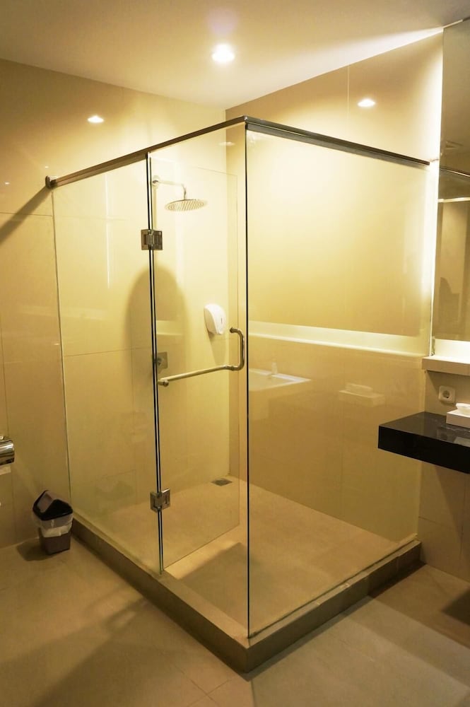 Ameera Hotel 25/37