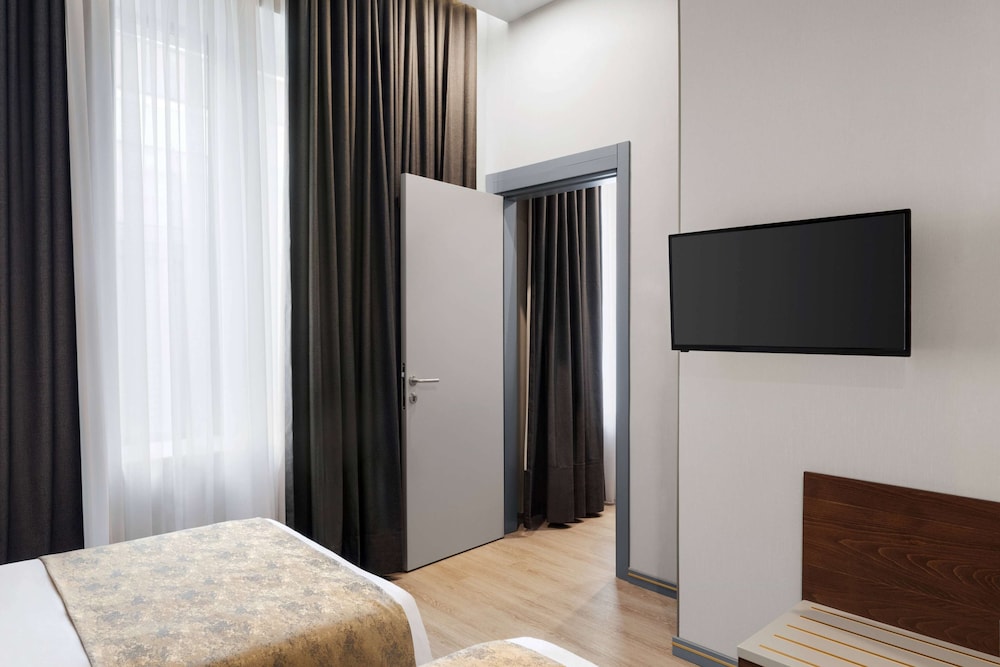 Tbilisi Chambers, Trademark Collection by Wyndham 42/50