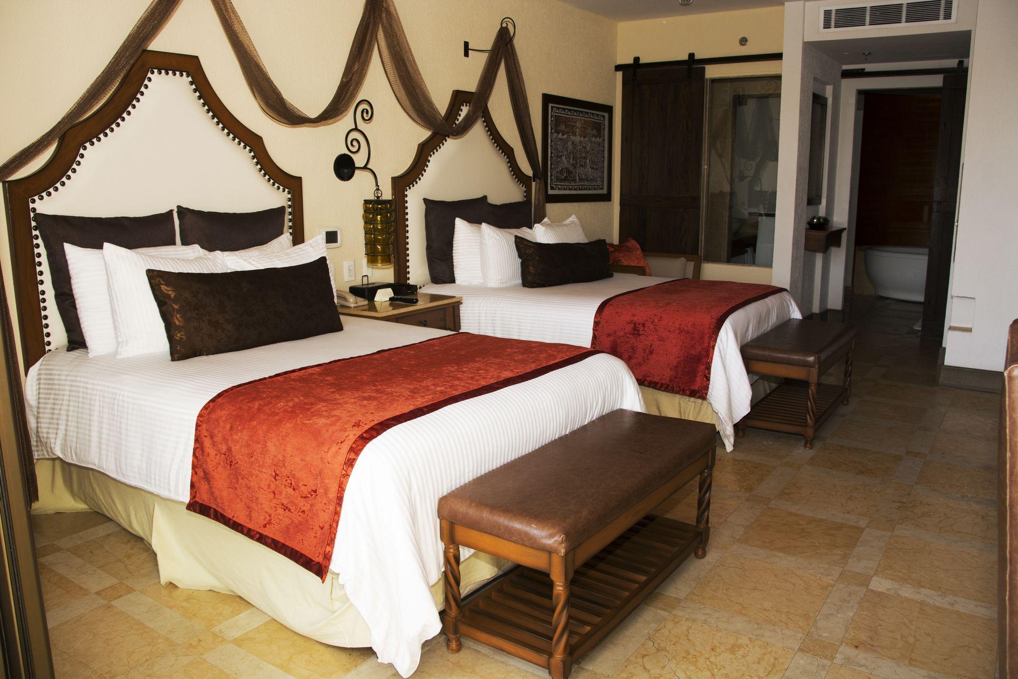Preferred Club, Swim Out, Junior Suite, Double Bed, Ocean View