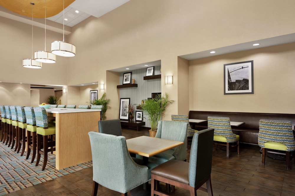 Hampton Inn Suites Brunswick 34/45