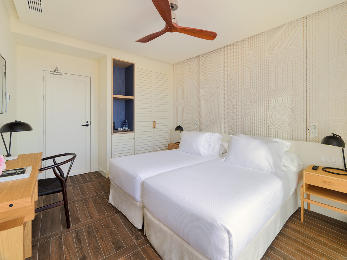 Essential, Classic, Double Bed