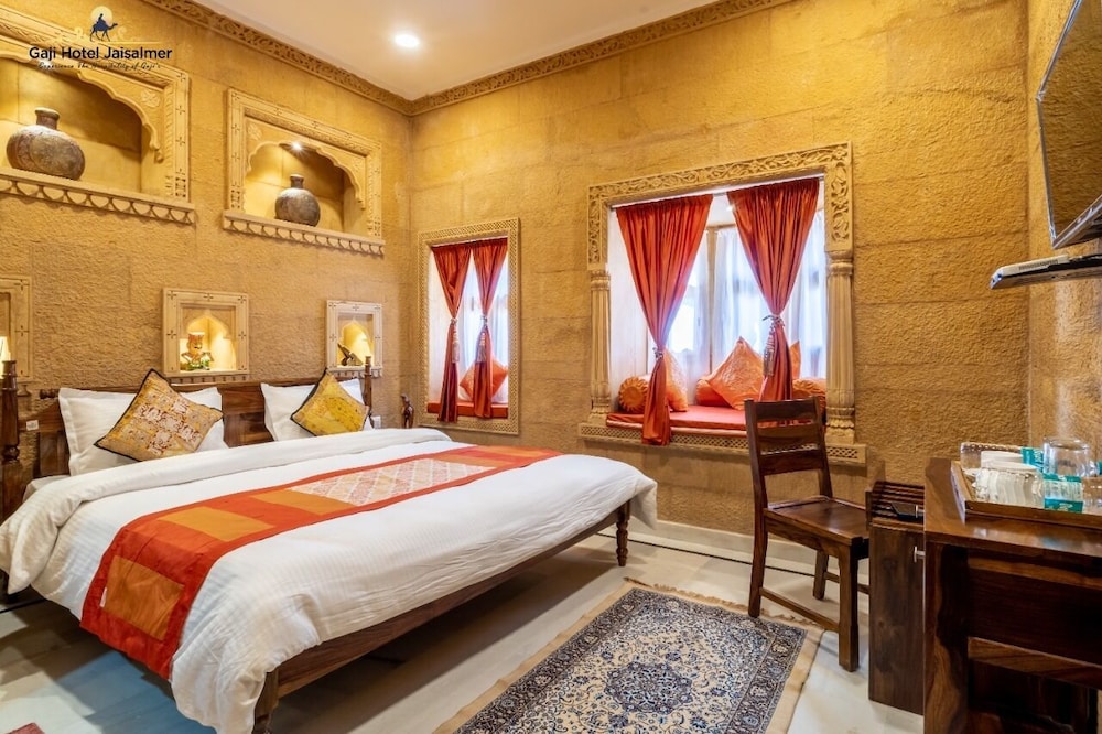 Gaji Hotel 19/64