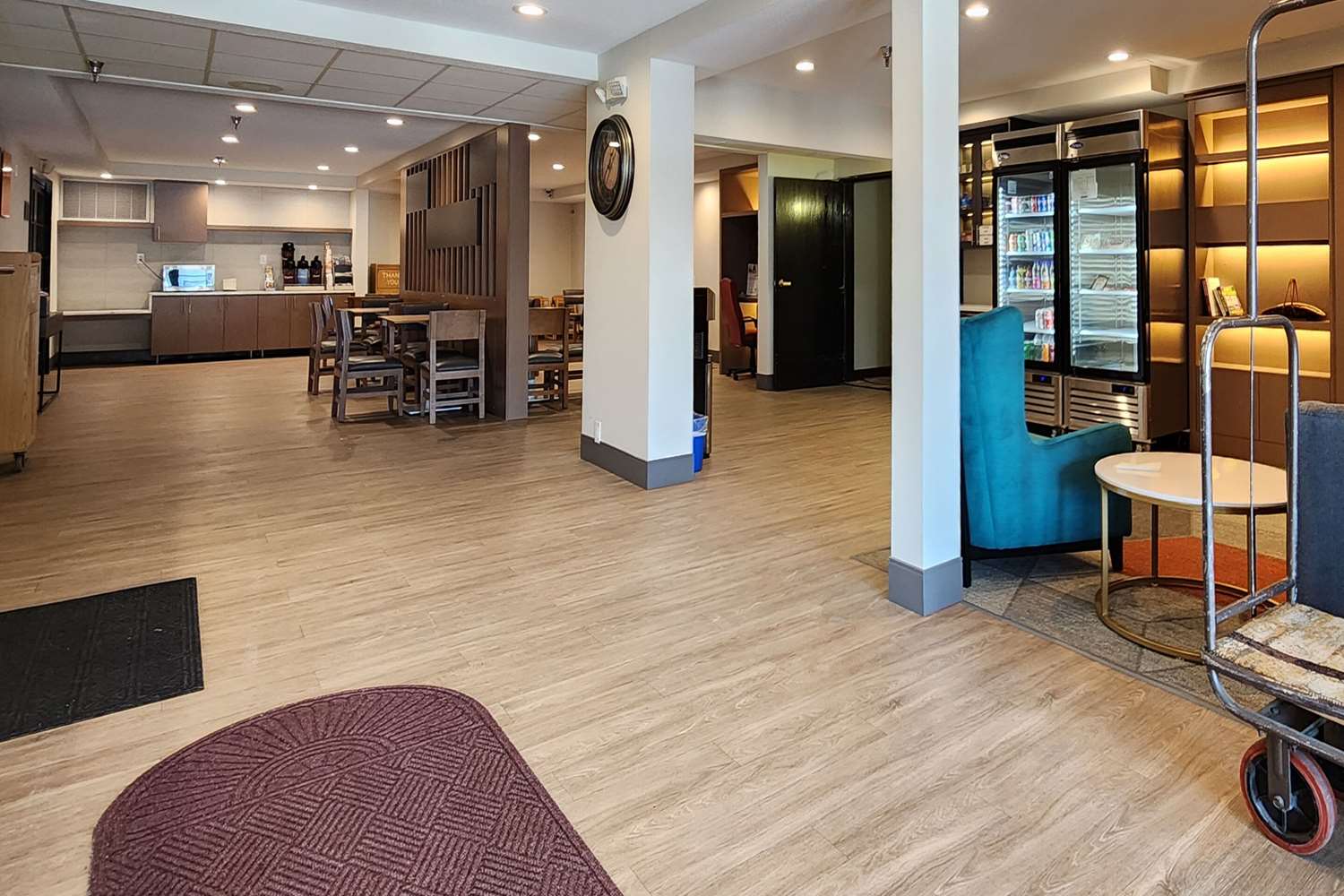 Comfort Inn & Suites Shakopee Downtown Area 17/23
