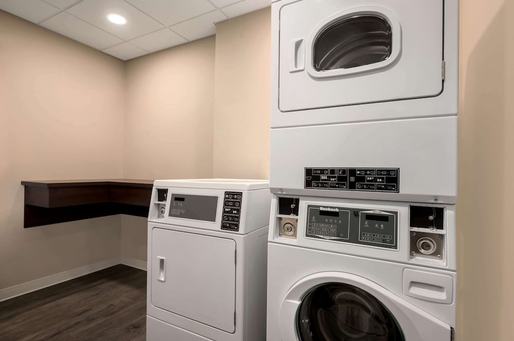Microtel Inn and Suites by Wyndham Aurora 18/49