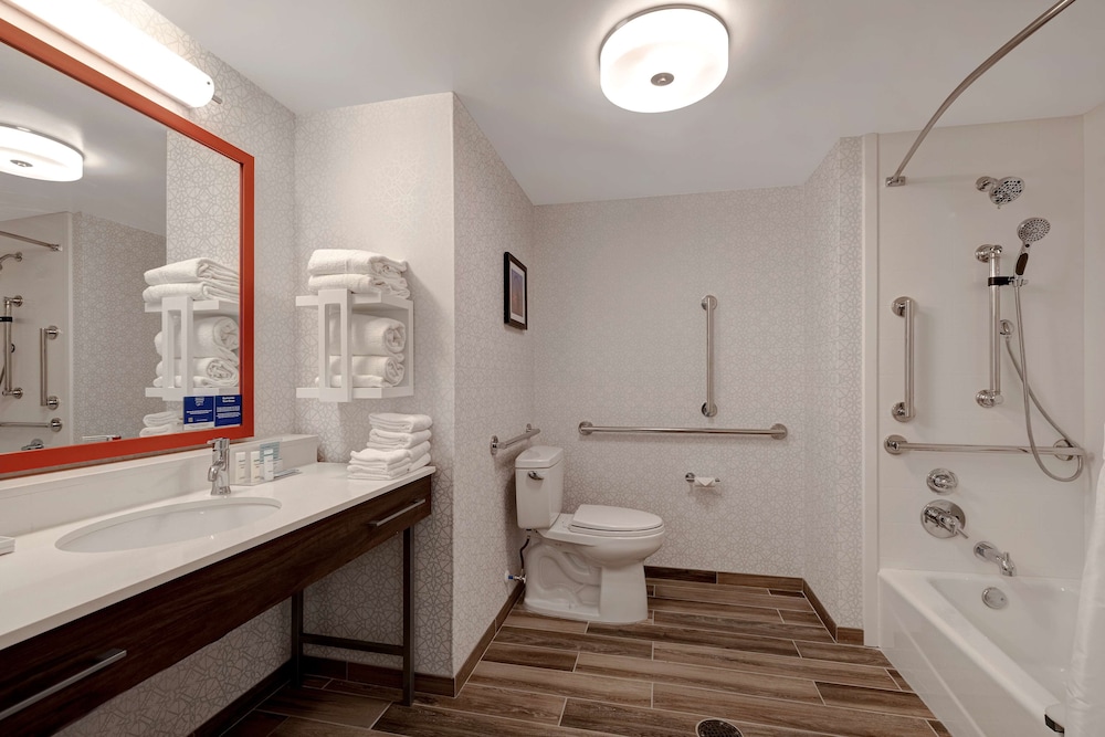 Hampton Inn Crown Point 16/47