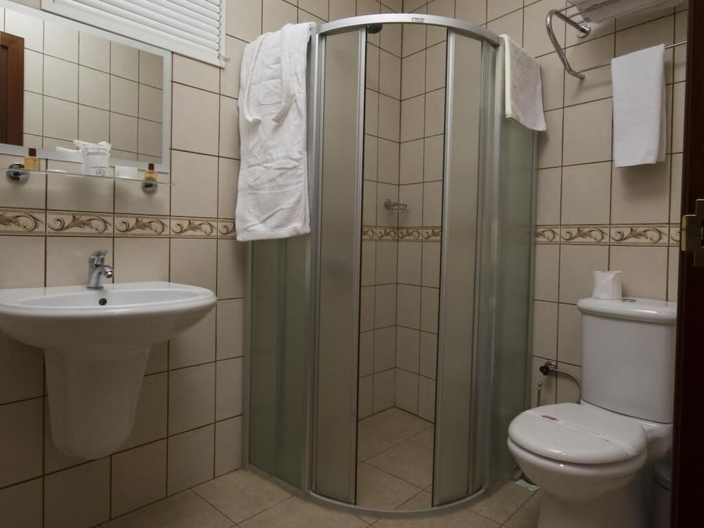 Grand Eyuboglu Hotel 33/34