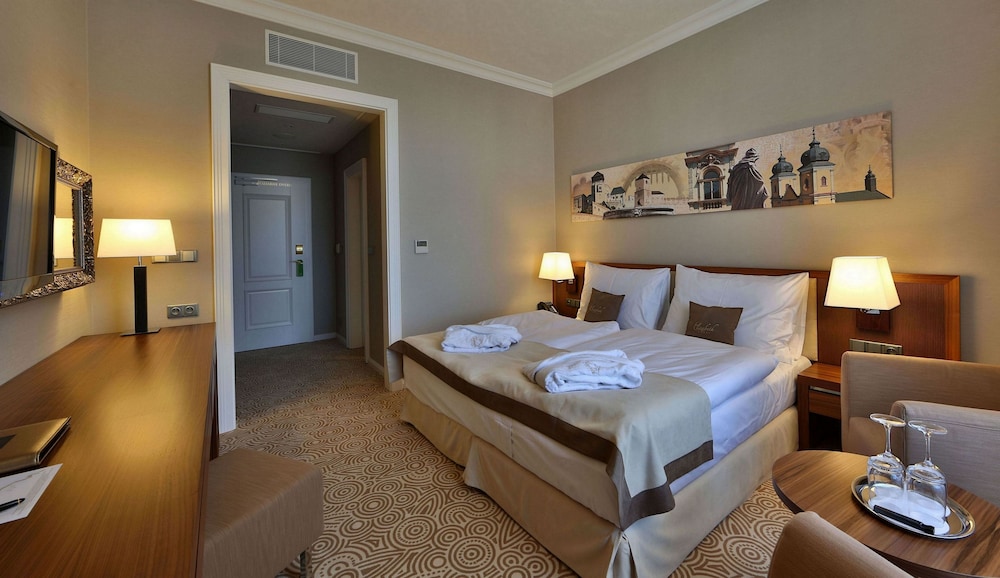 Hotel Elizabeth 11/50