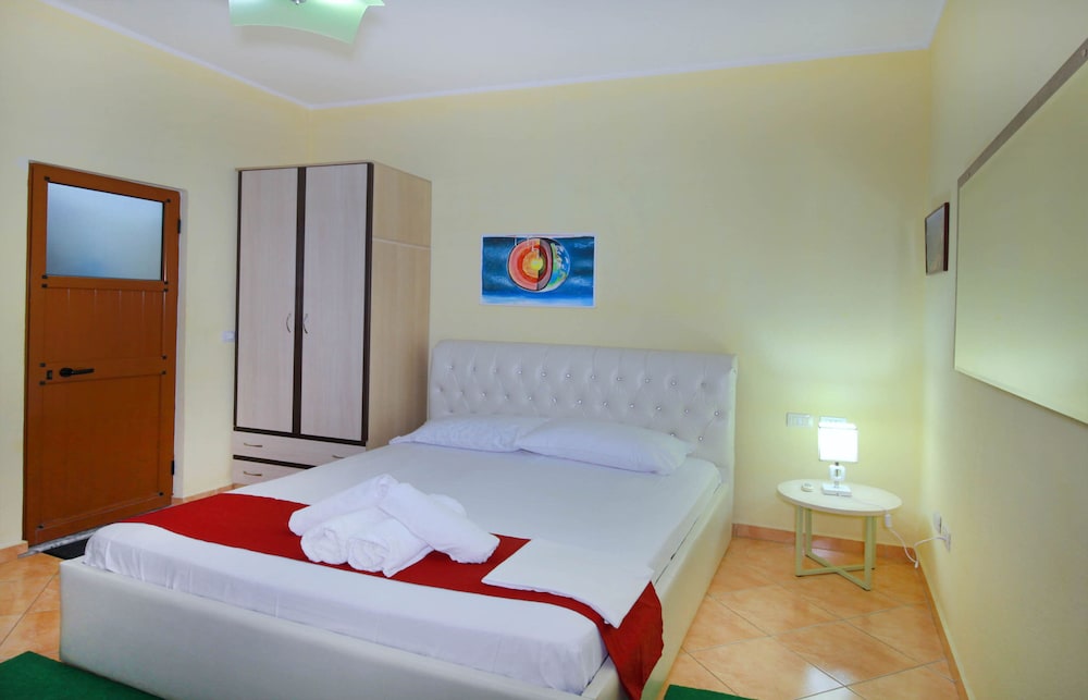 My Home Guest House 14/46