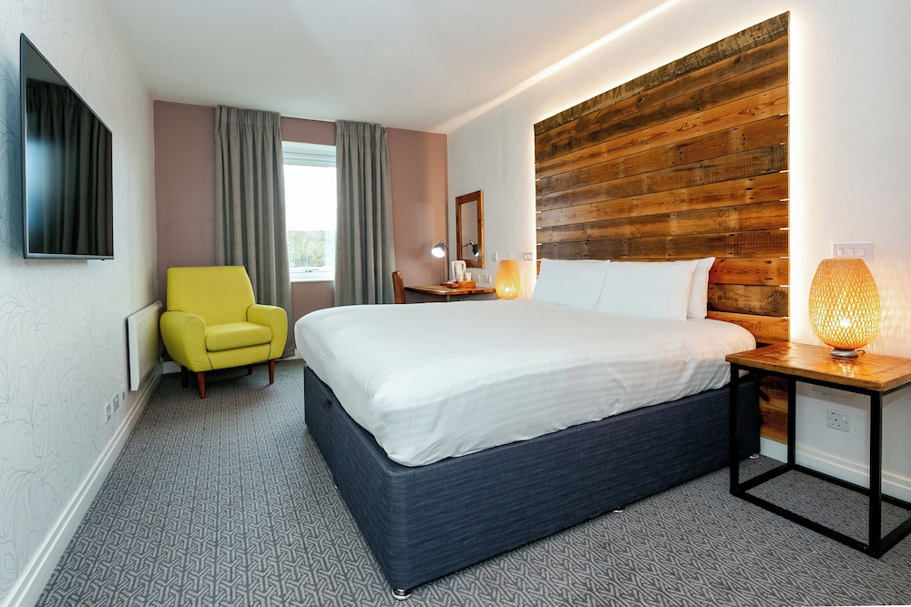 SUPERIOR, KING BED