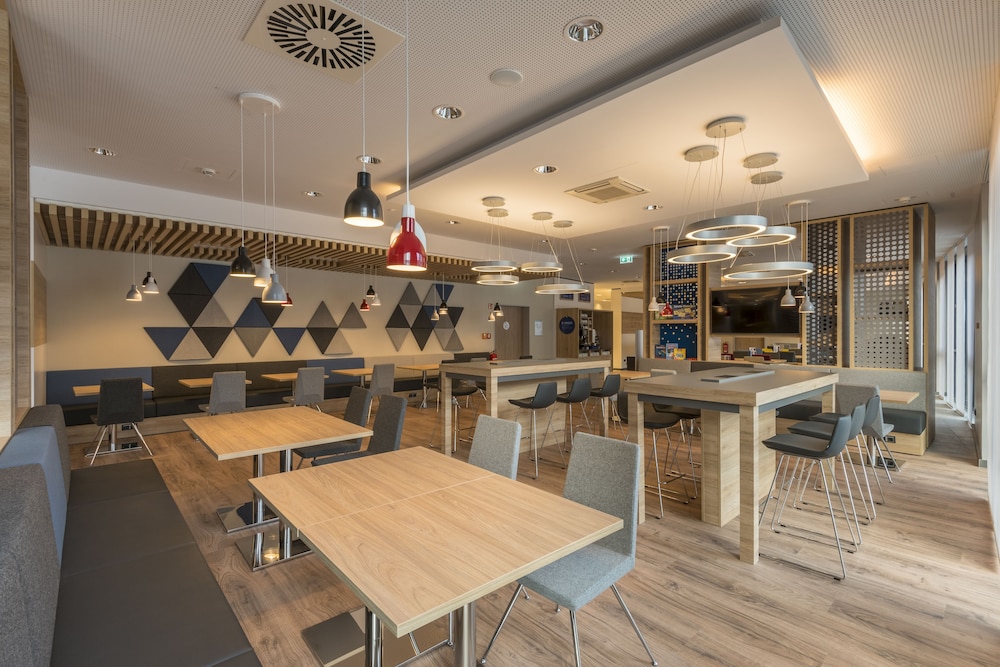 Holiday Inn Express Wuppertal Hauptbahnhof 44/58