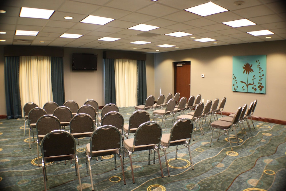 Best Western Plus Chain of Lakes Inn & Suites 30/32