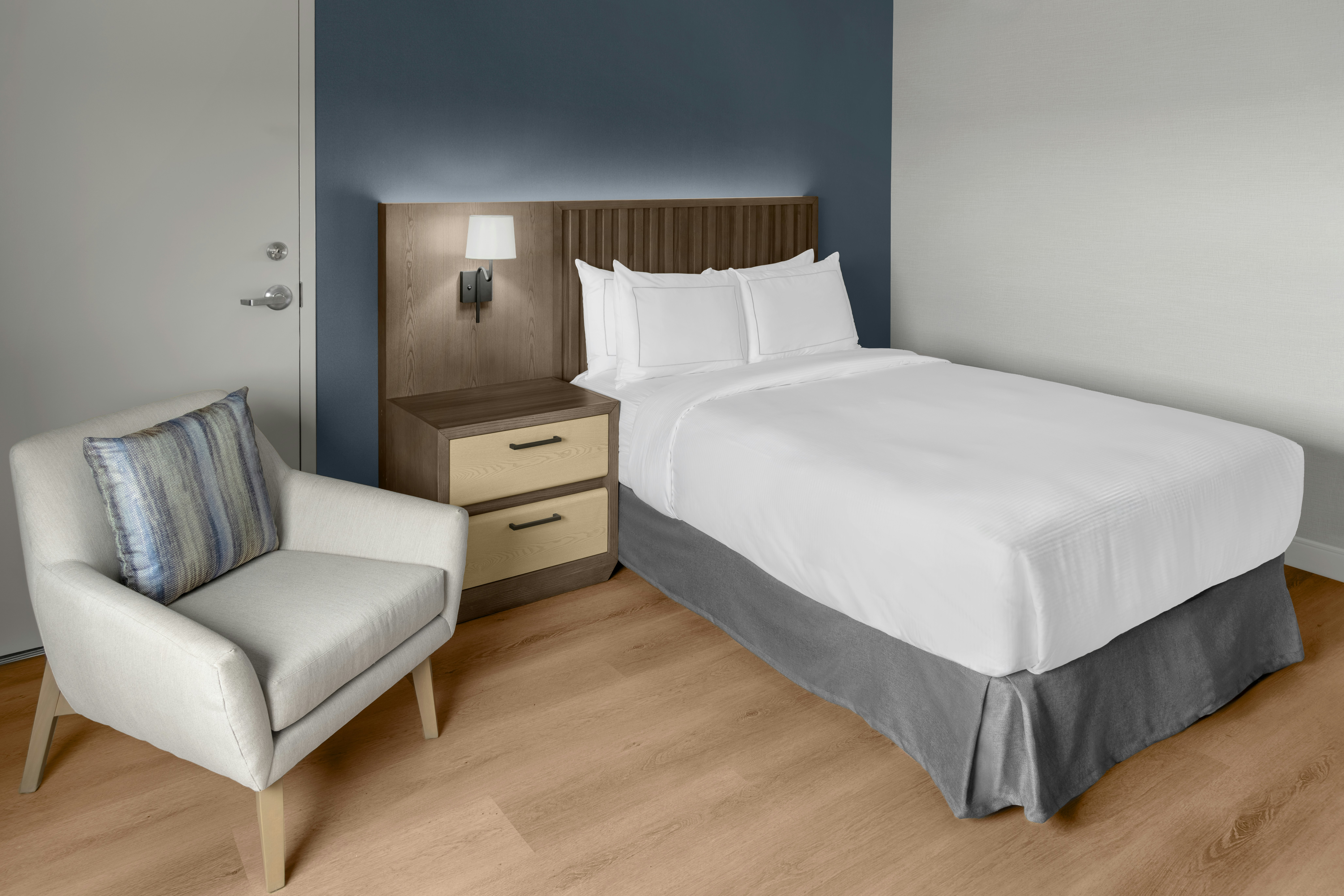 Room, King Bed, Water View, Accessible