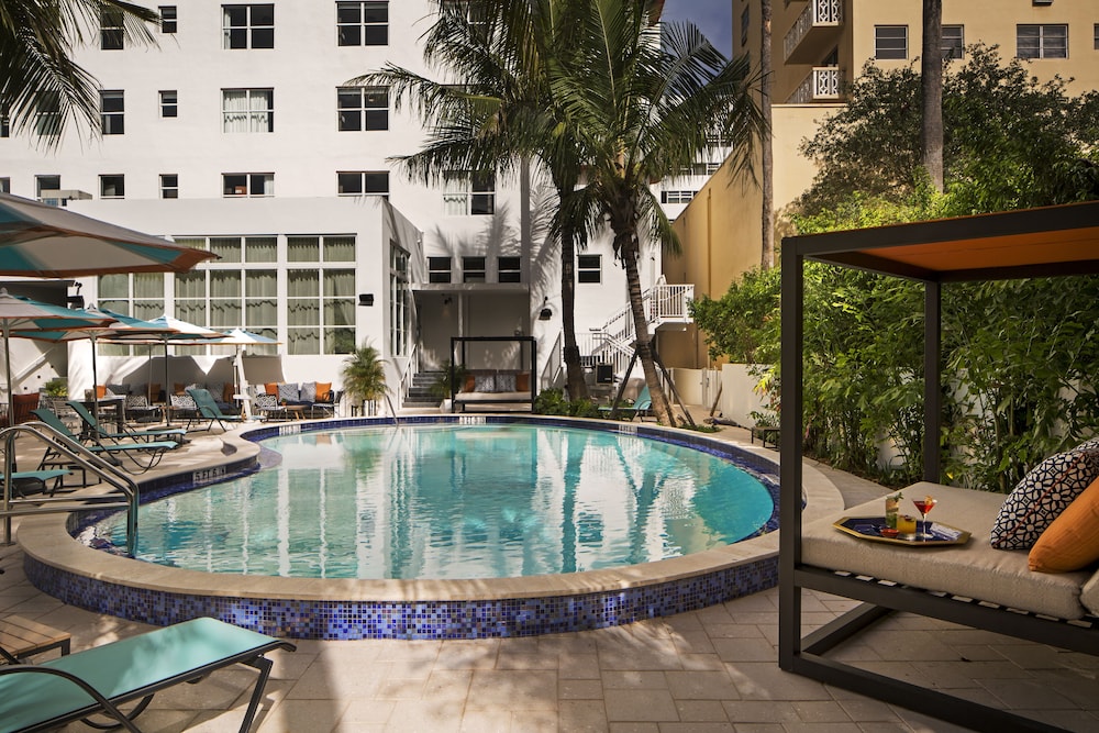 Hotel Rendale Miami 66/72