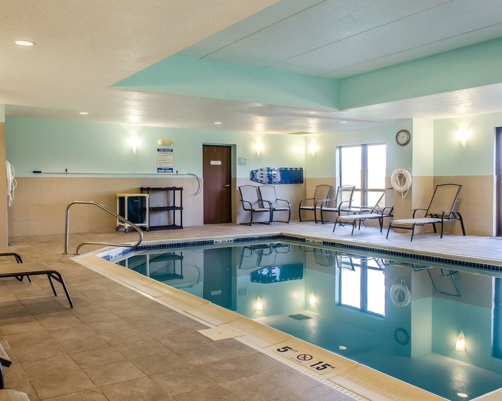 Comfort Suites Bloomsburg, PA 18/44