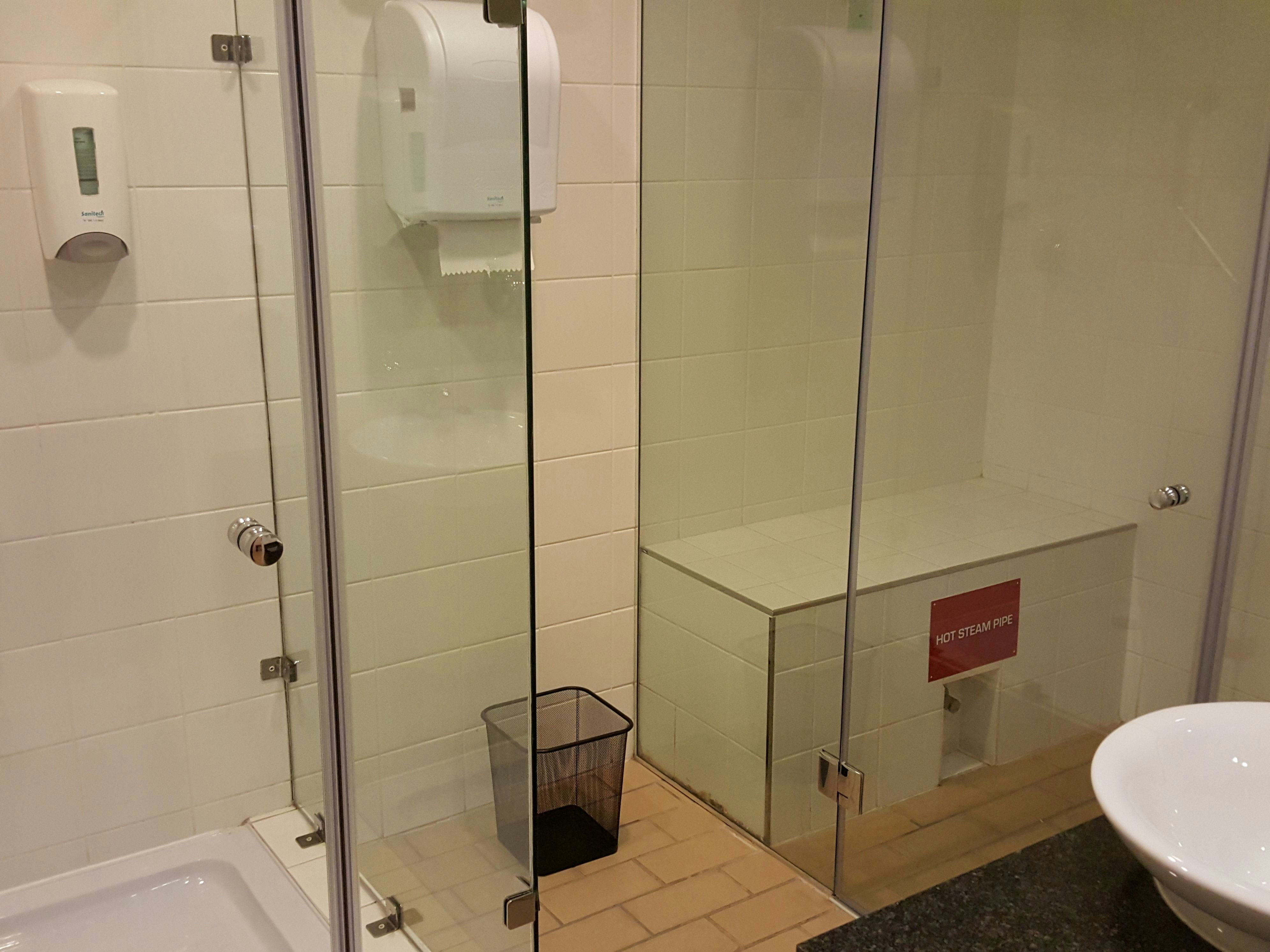 Holiday Inn Johannesburg Airport Previously Know As the Airport Grand Hotel And Conference Centre 50/50