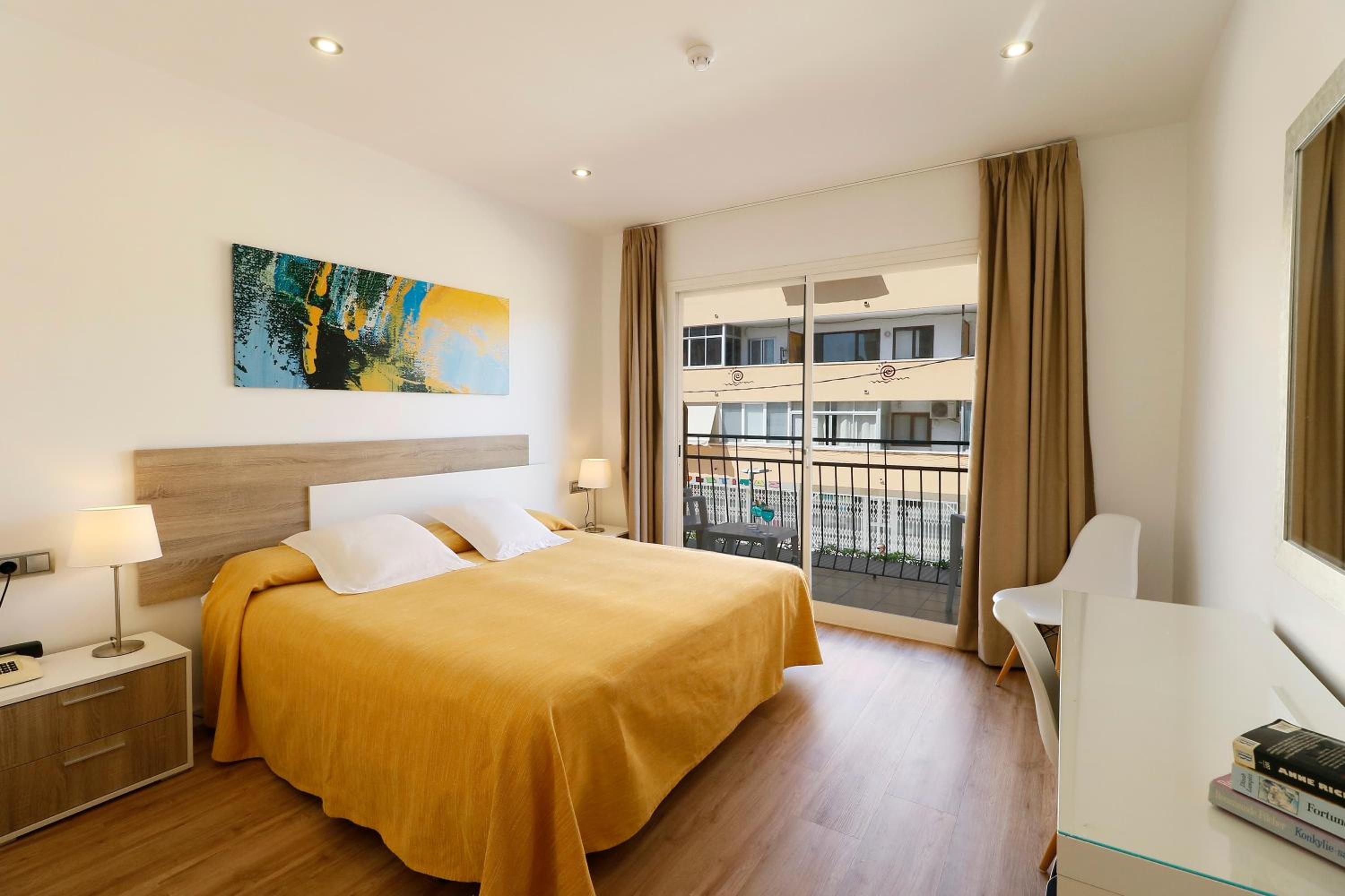 Premium, Double or Twin Bed, Gabarda Hotel 3/10