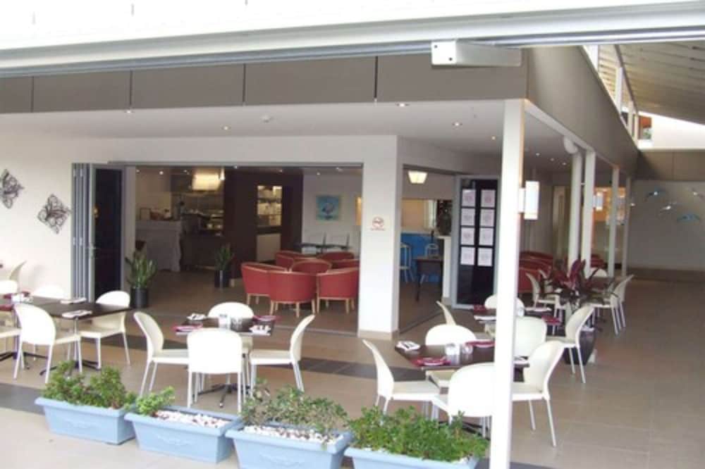 Ramada By Wyndham Hervey Bay 9/42