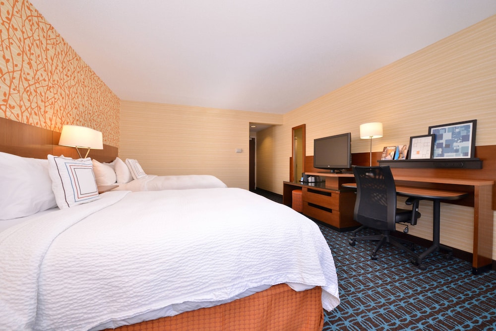 Fairfield Inn Amp Suites By Marriott Rochester West Greece 14/50