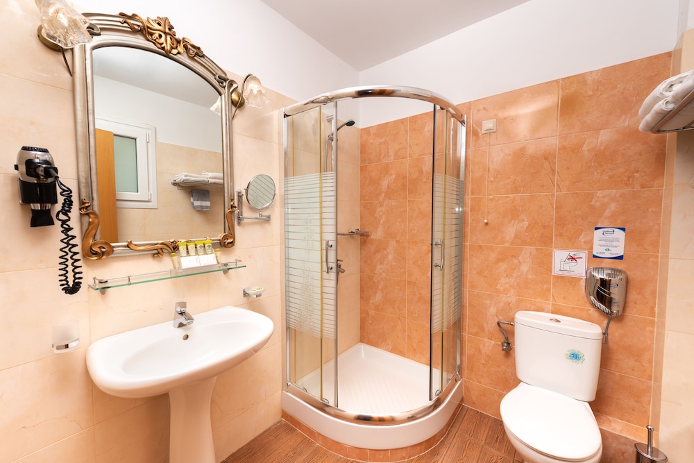 Heliotrope Boutique and Resort Hotels 12/65