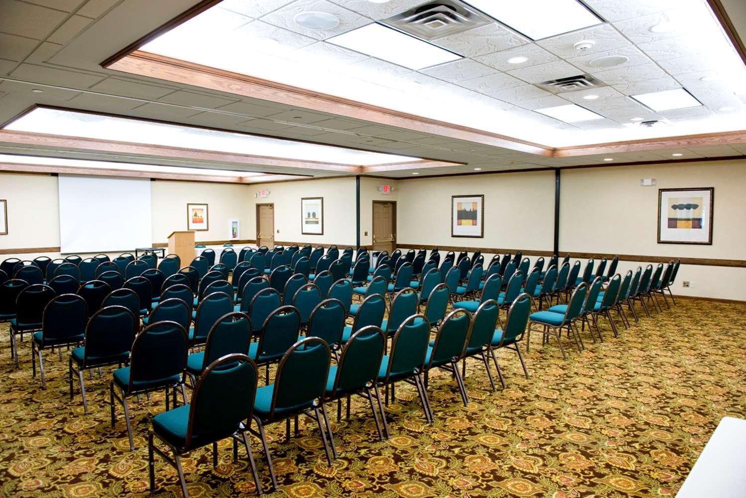 Country Inn & Suites By Radisson Chanhassen, MN 15/20