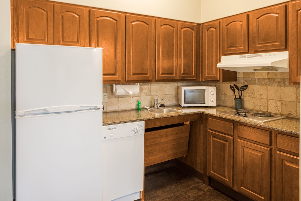 Staybridge Suites Kansas City-Independence 45/63