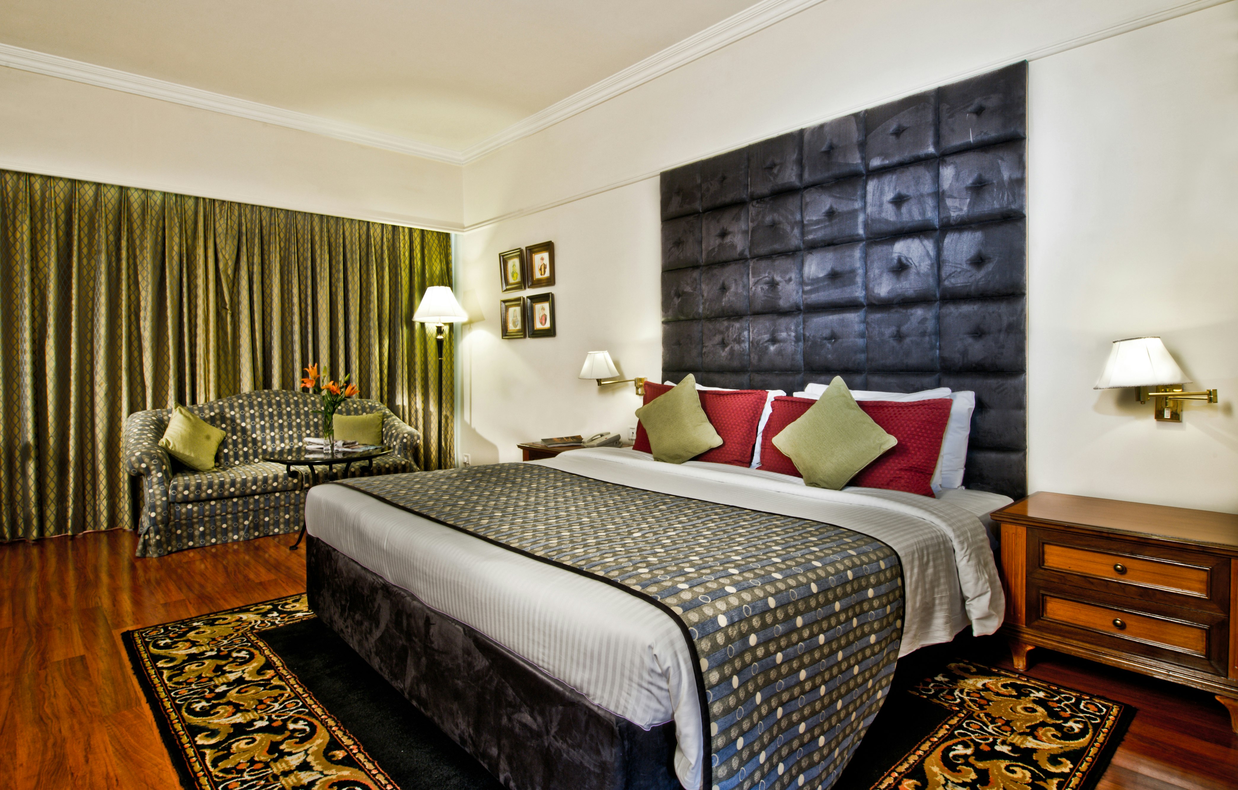 TAJ DECCAN 30/82