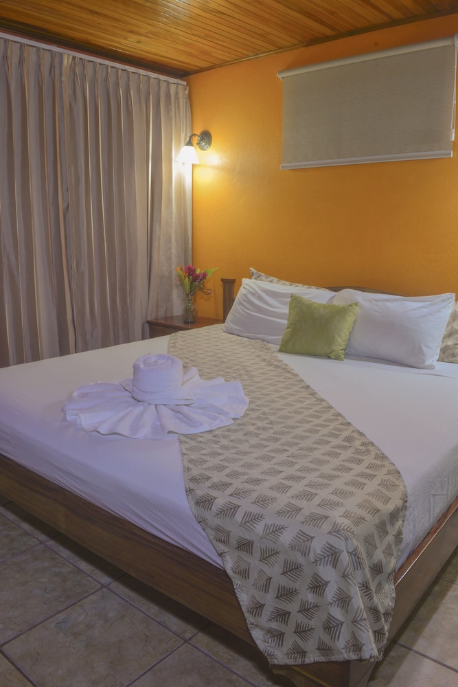 Hotel Miradas Arenal 10/96