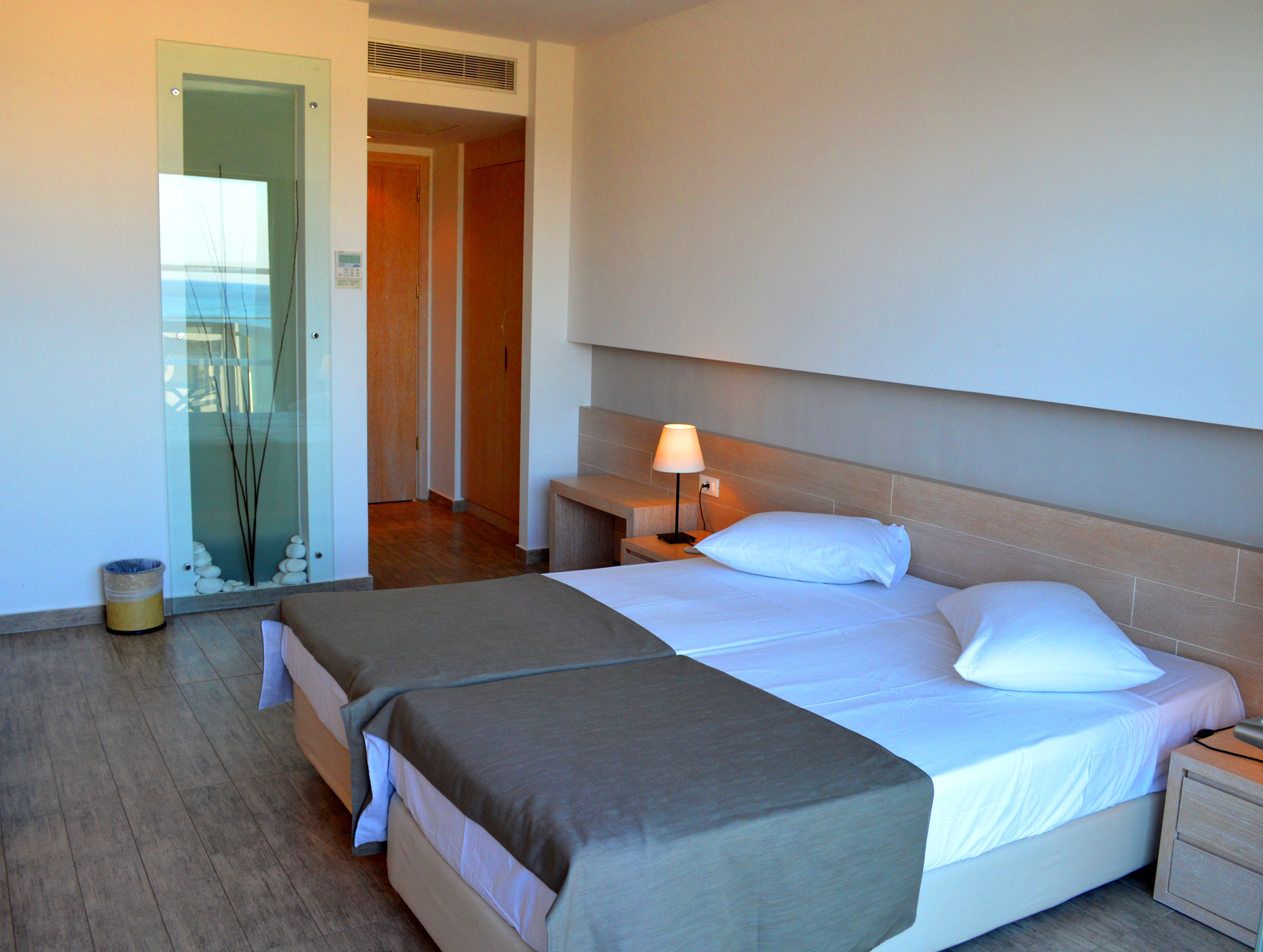 ROOM, DOUBLE OR TWIN BED, GARDEN VIEW