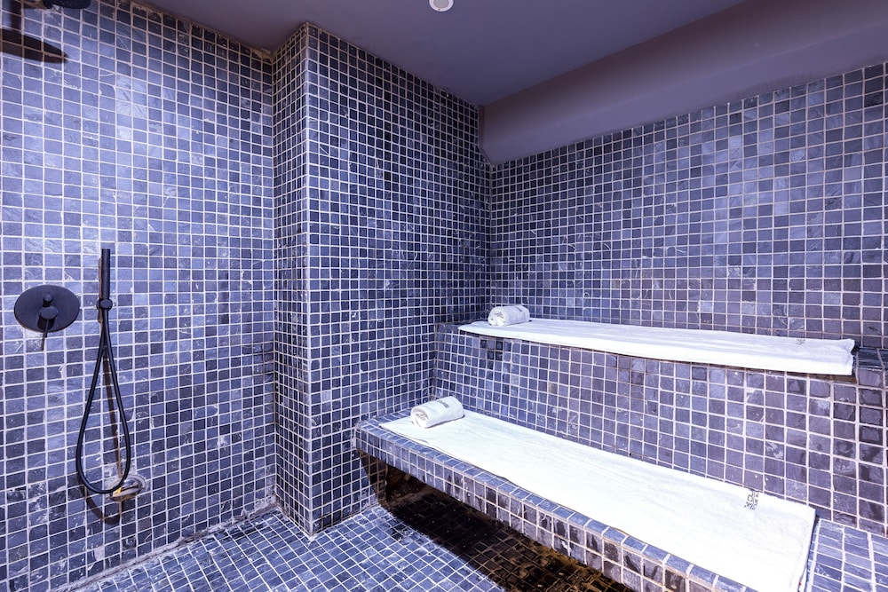 The Duke Boutique Suites 50/50
