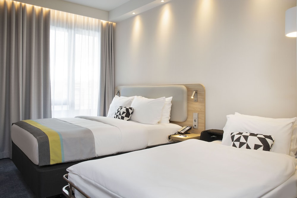 HOLIDAY INN EXPRESS STUTTGART - WAIBLINGEN 16/69