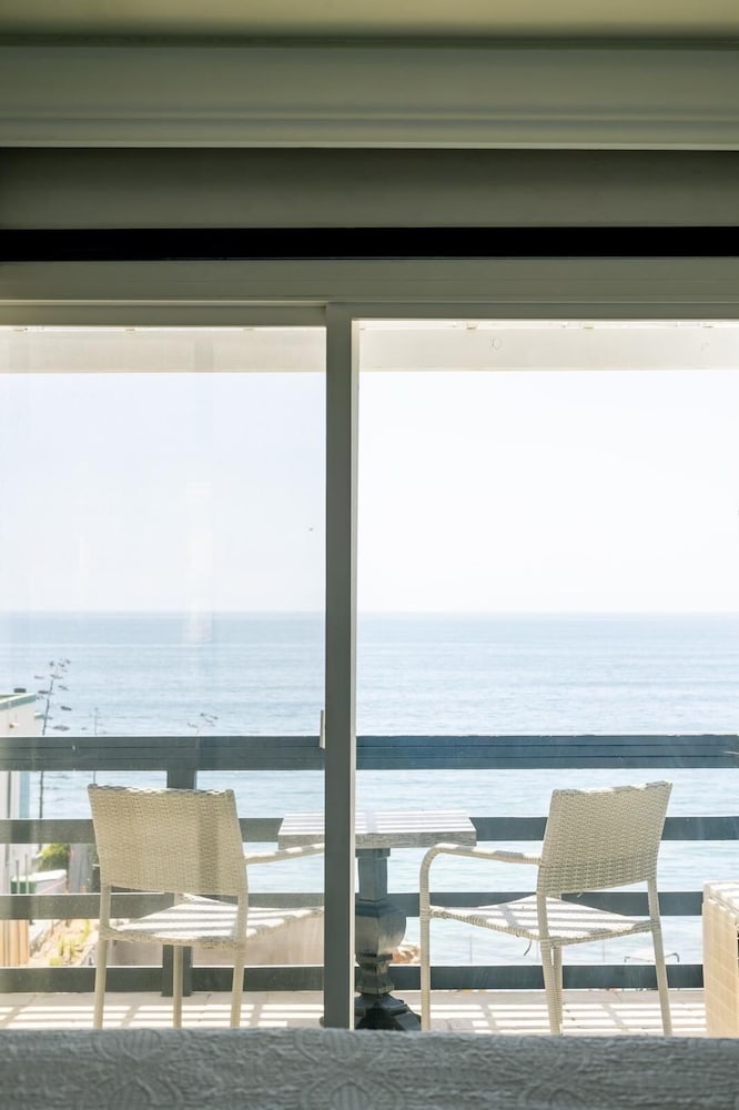 Seaside Laguna Inn & Suites 45/50