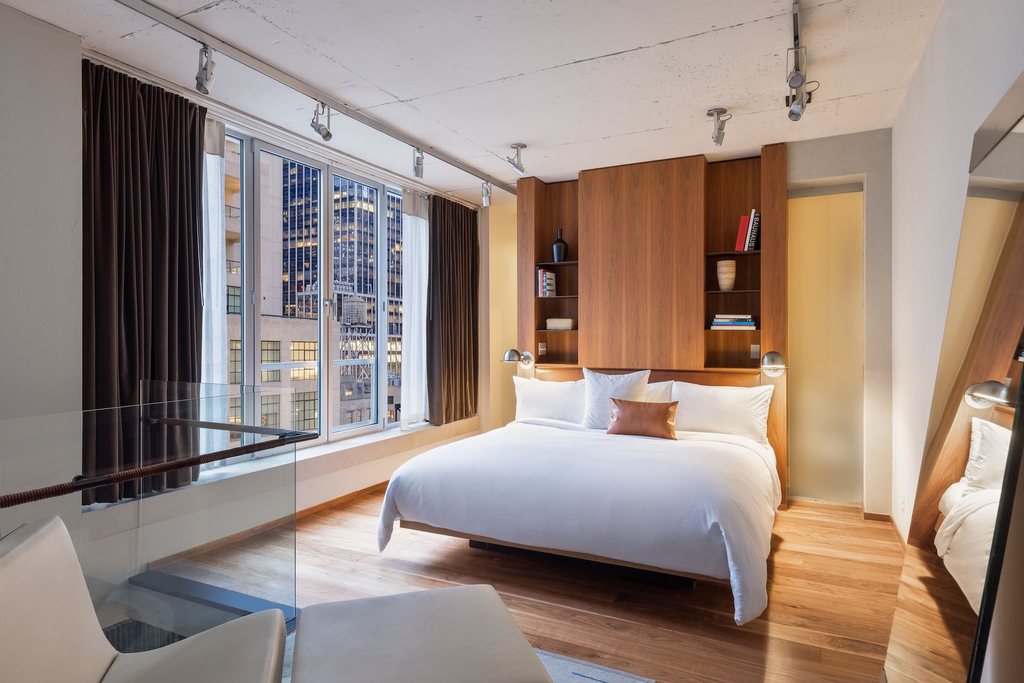 PREMIUM, SUITE, KING BED, CITY VIEW, SOFA
