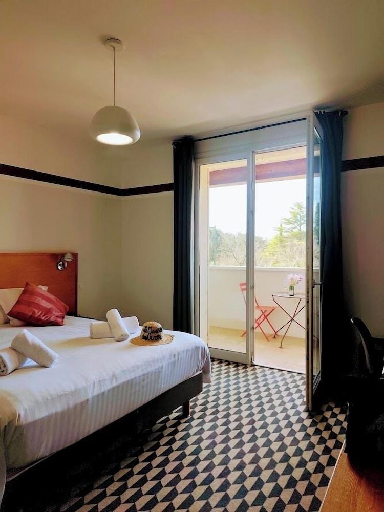 غرفة سوبيريور بسرير مزدوج بشرفة، La Maison des Ocres 2/2
