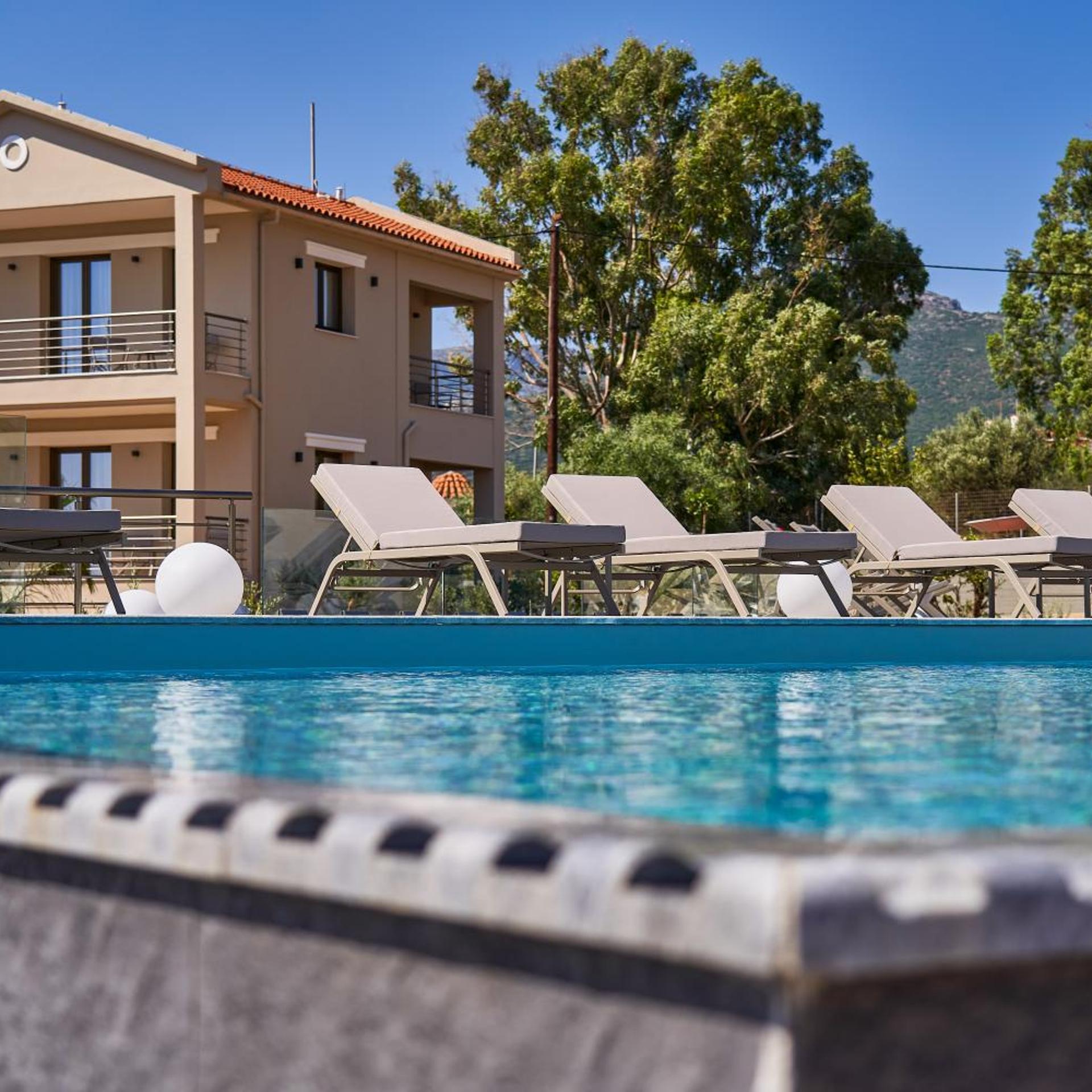 Sempre Viva Suites 41/45