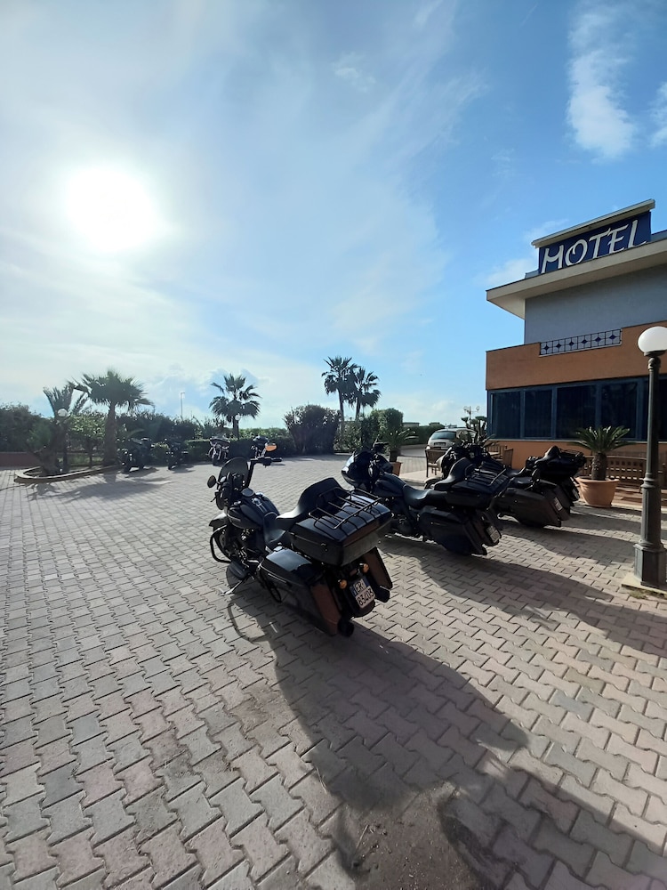Hotel Nautico Pozzallo 60/68