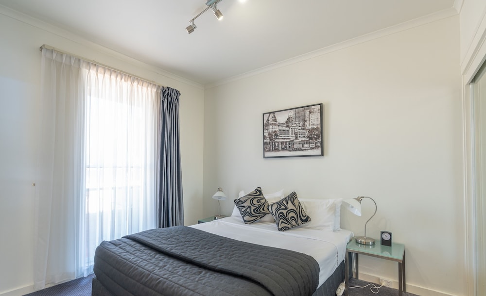 2 BEDROOMS, BUDGET, APARTMENT, QUEEN BED
