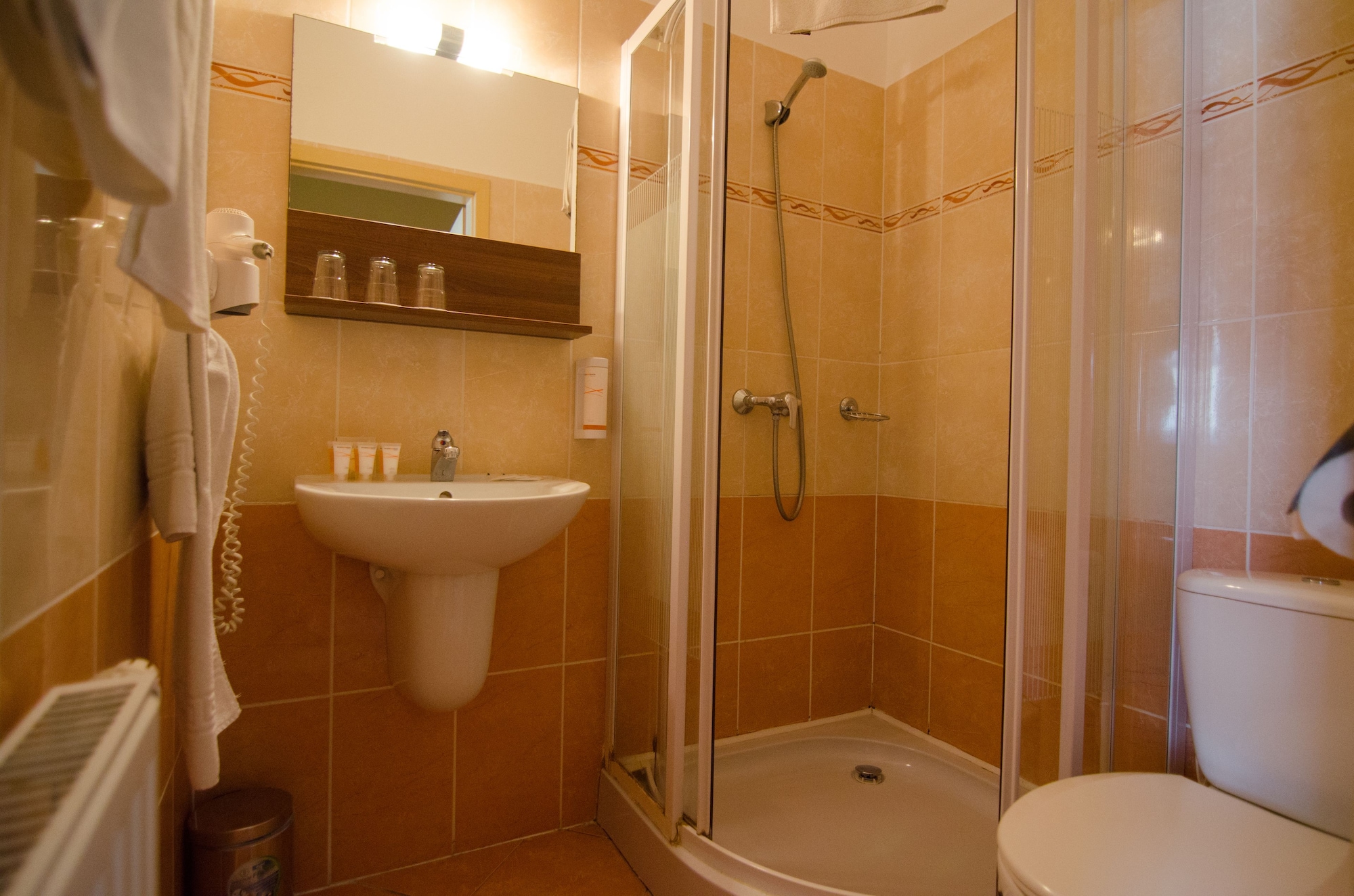 غرفة قياسية ثلاثية بسرير فردي، CIVITAS BOUTIQUE HOTEL 5/7