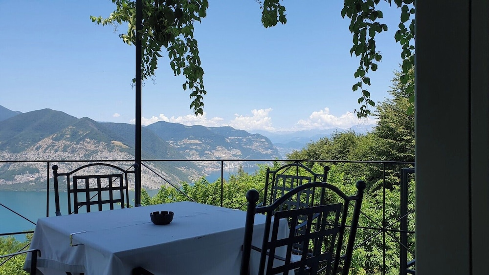RELAIS DU SILENCE ALBERGO RELAIS I DUE ROCCOLI 34/50