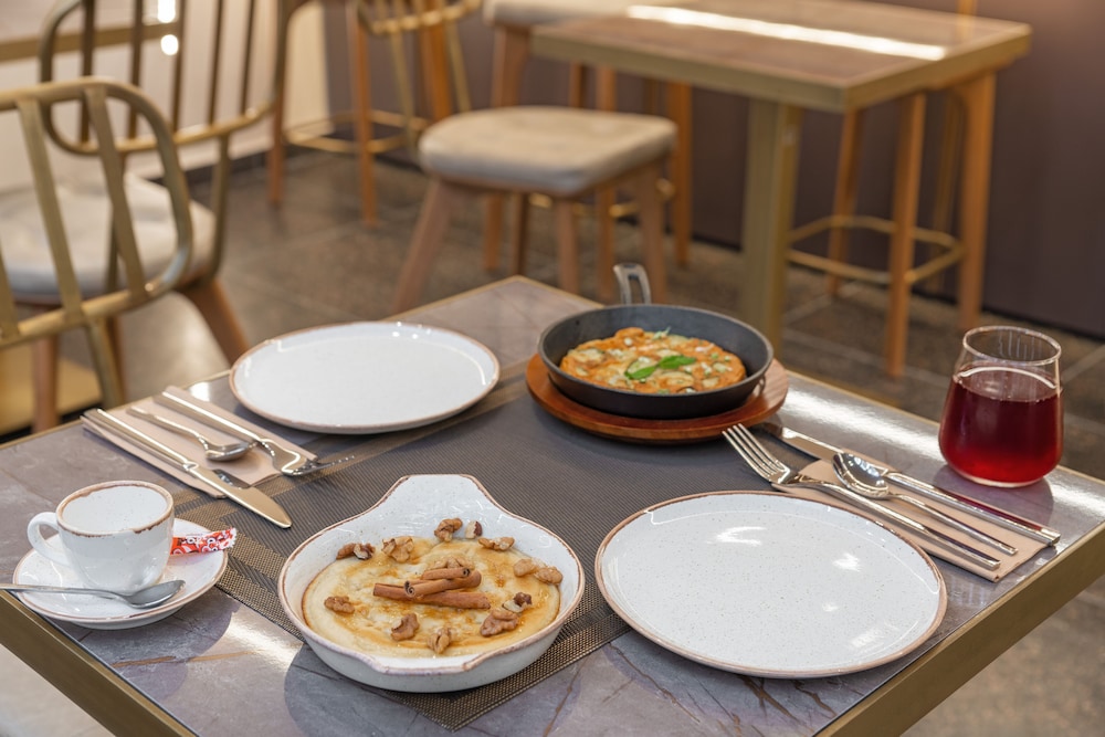 Hellenic Vibes Smart Hotel 30/50