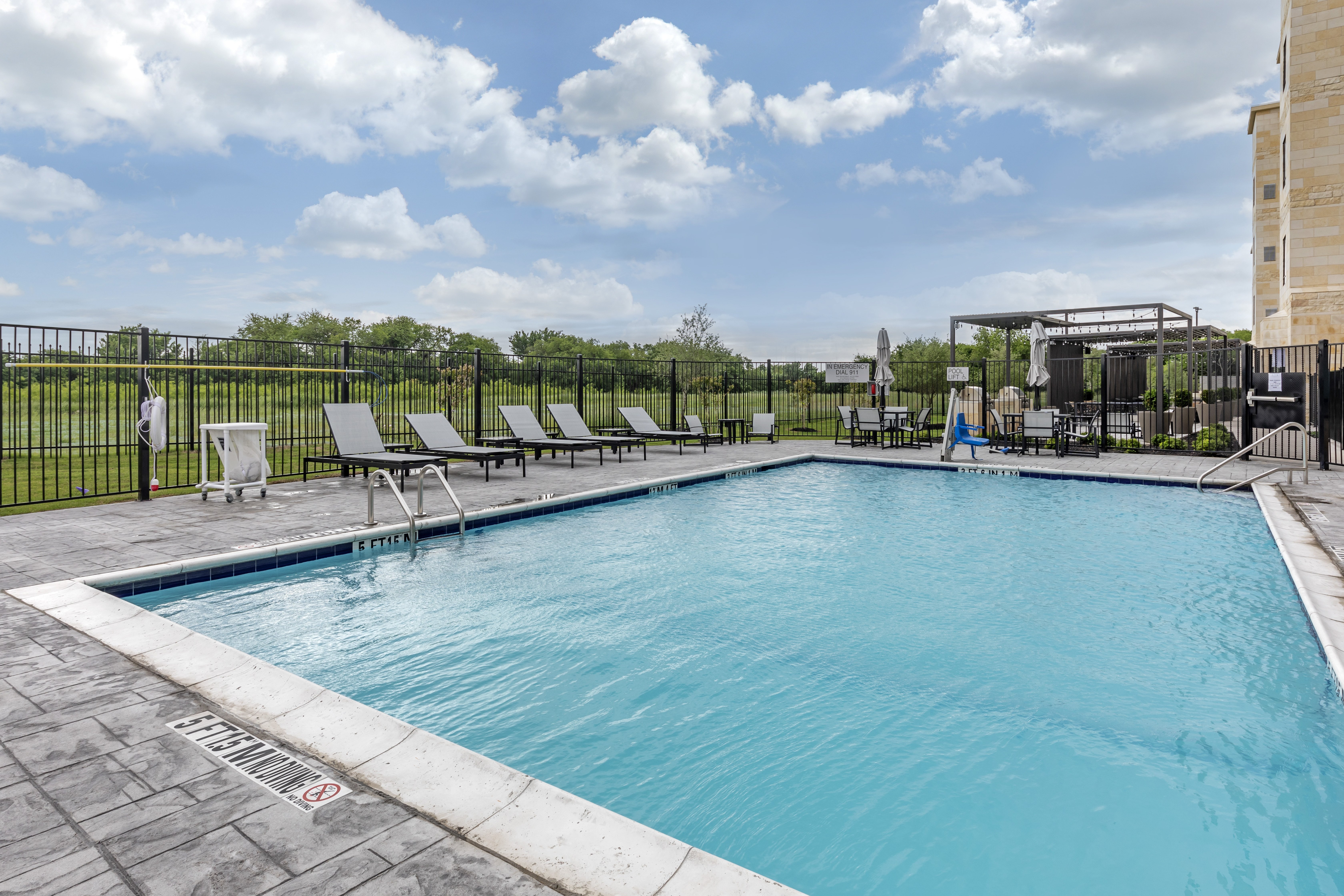 Staybridge Suites Dallas - Grand Prairie 68/70