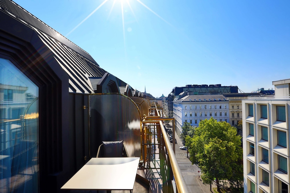 Hilton Vienna Plaza 45/83